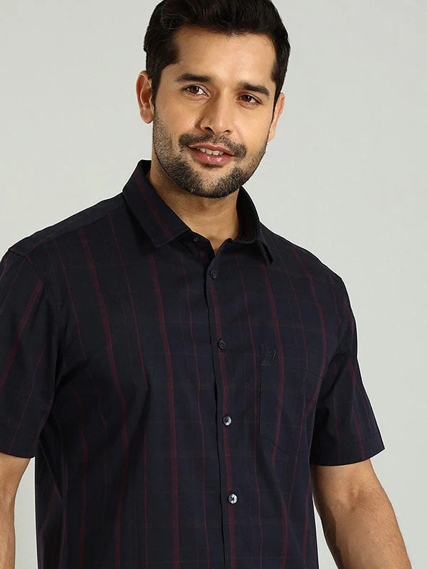Indian Terrain Men's Regular Fit Half Sleeve Checkered Navy Shirt
